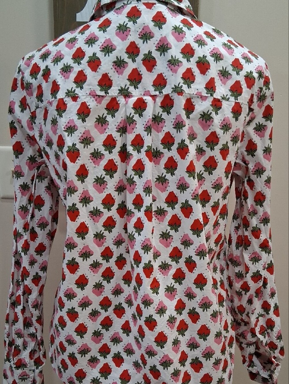 Boden Long- Sleeve Button- Front Shirt Featuring A Strawberry Pattern  Size 6R - Picture 6 of 8